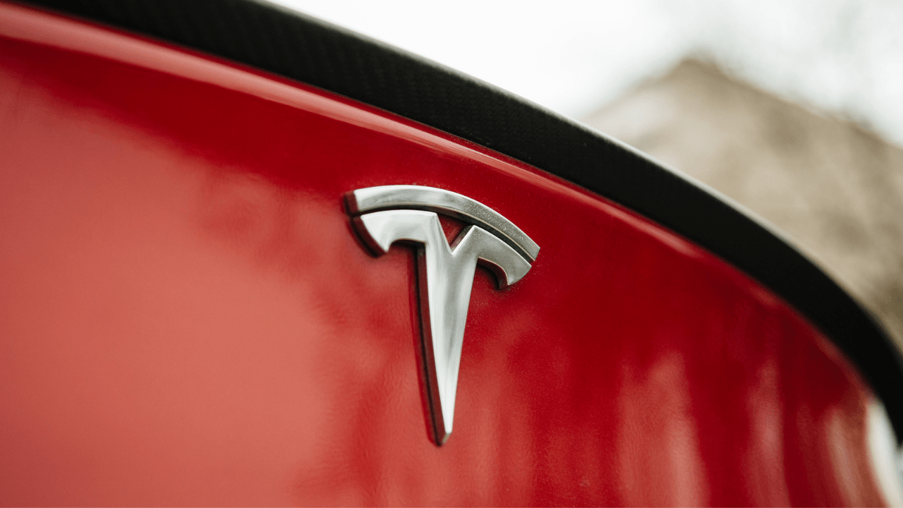 Tesla, yılın ilk çeyreğinde 21,3 milyar dolar gelir elde etti
