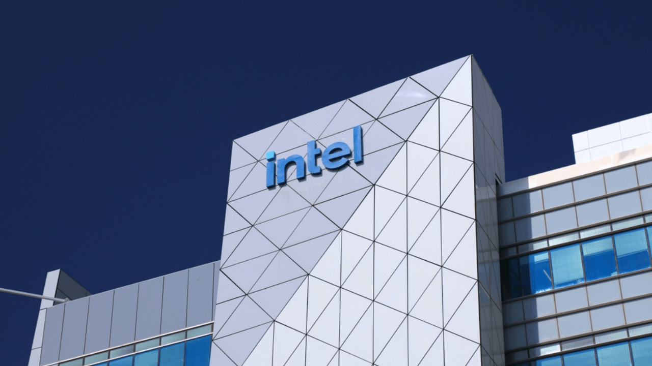 Intel, yılın ilk çeyreğinde 12,7 milyar dolar gelir elde etti